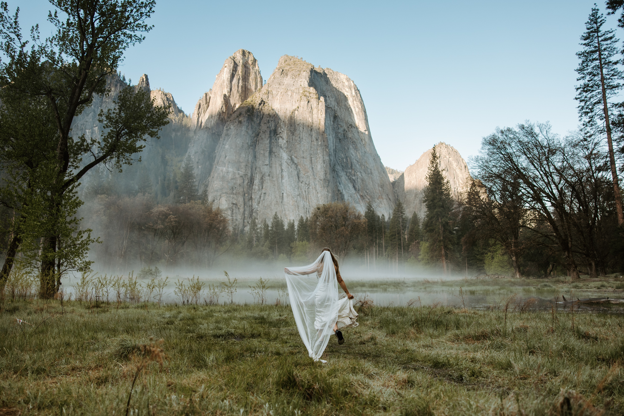 Yosemite Elopement at sunrise to make your day have more non-traditional elopement idea